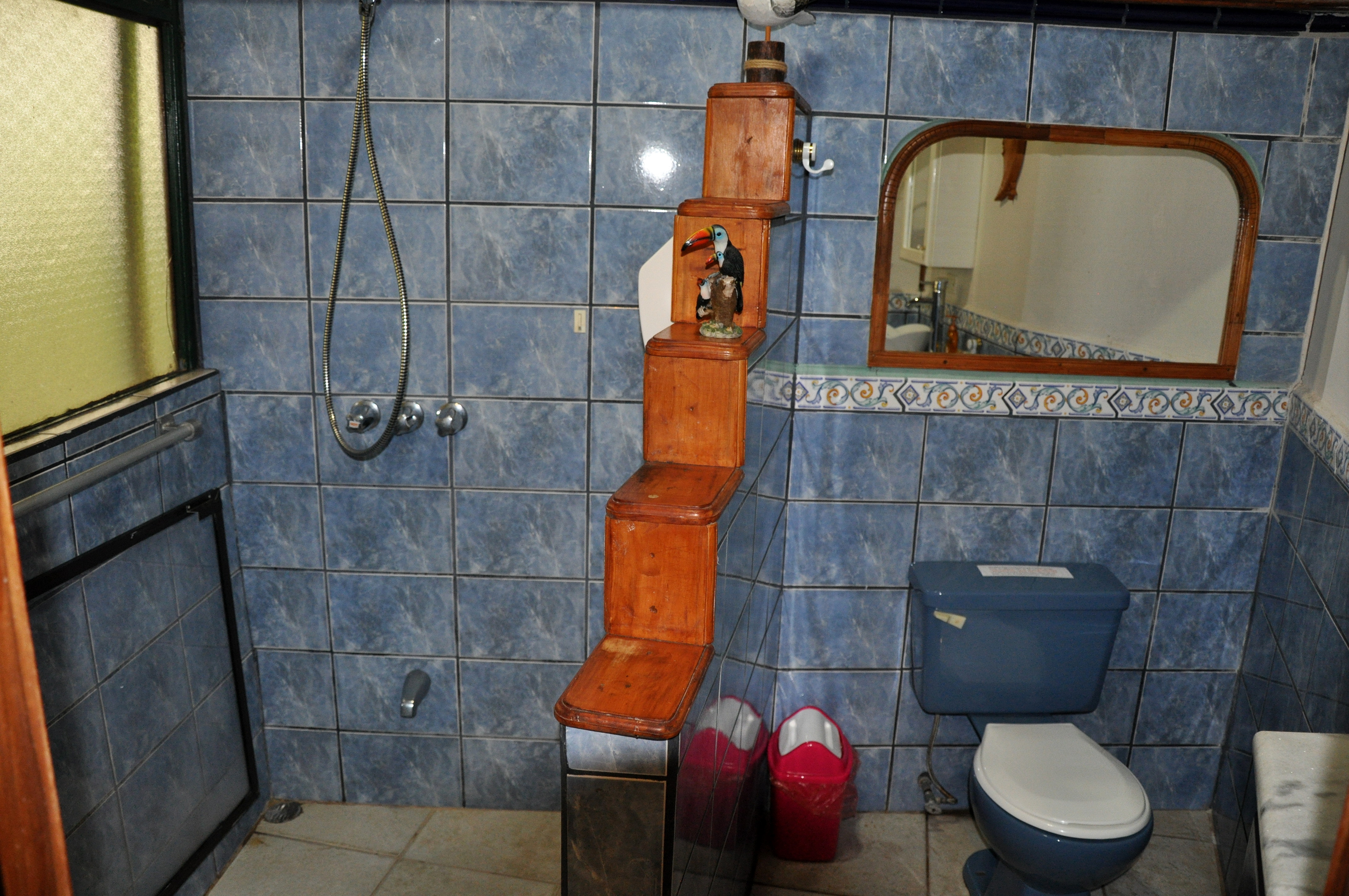 https://mountainlodgechetica.com/wp-content/uploads/2016/10/bodeguita-2.jpg