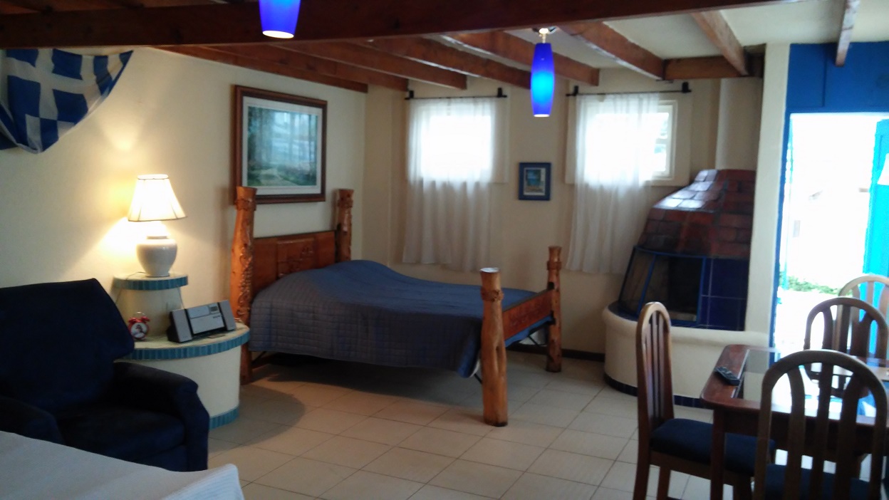 https://mountainlodgechetica.com/wp-content/uploads/2019/06/mykonos-3.jpg