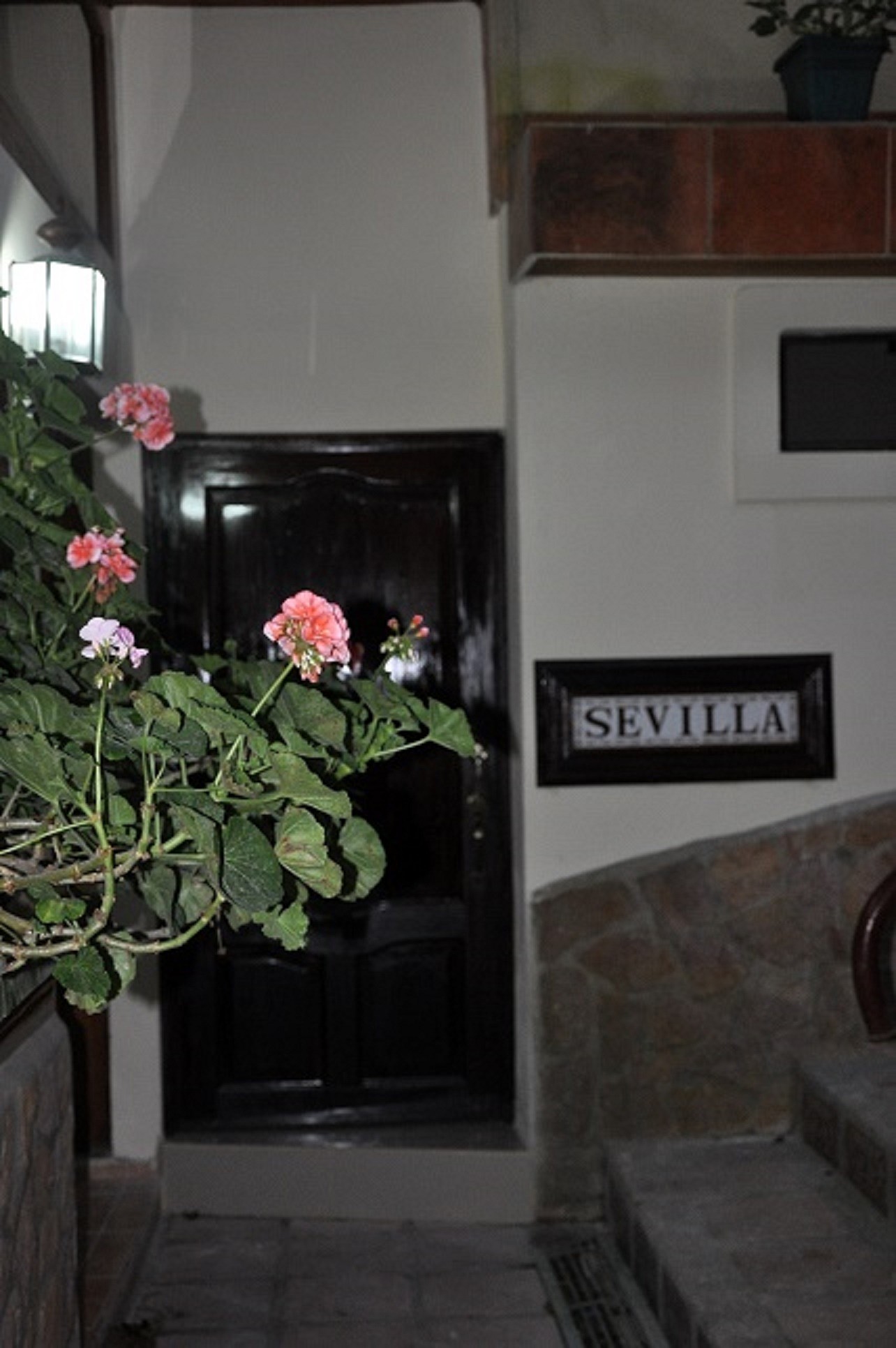 https://mountainlodgechetica.com/wp-content/uploads/2019/06/sevilla-1.jpg